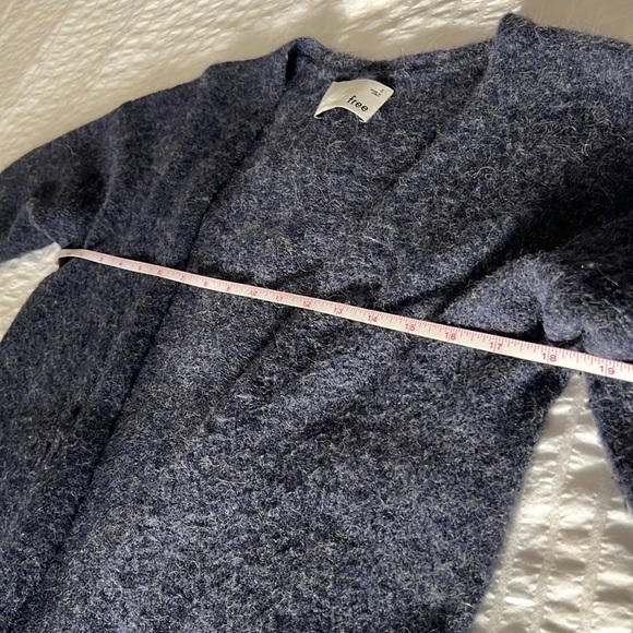 Aritzia Black Women's Cardigan - Picture 6 of 6